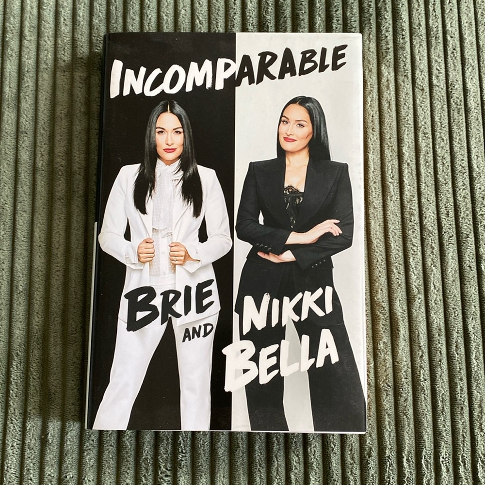 Like New - Incomparable Brie and Nikki Bella